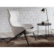 FAUTEUIL REMBOURRÉ EN TISSU AVEC GARNITURE ET PIEDS EN ACIER NOIR